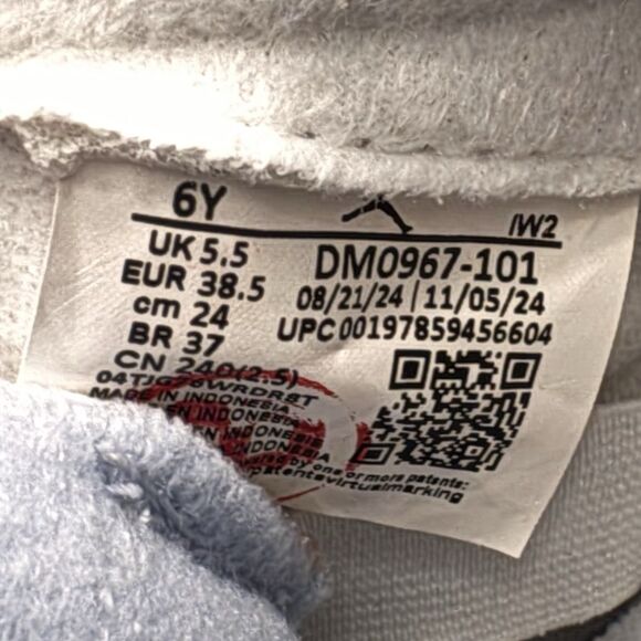 Air Jordan 3 Retro Lucky Shorts (GS) Shoes - Picture 8 of 8